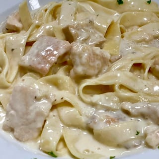 Chicken Fettuccine Alfredo (Lunch)